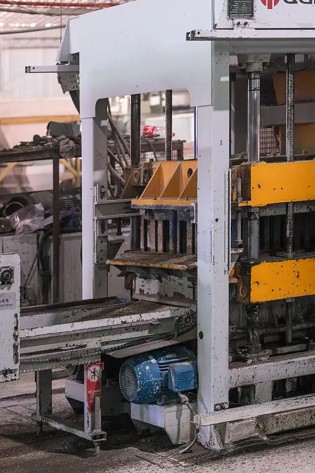Fabricación de bloques de hormigón en planta Nevepin S.A.